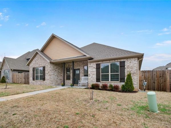 4307 Pawhuska Street , Bentonville, AR 72713