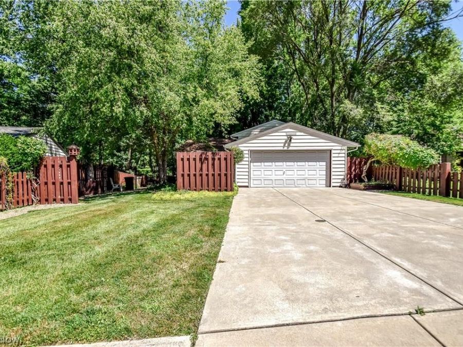 464 Hickory Lane , Painesville, OH 44077 Photo 1