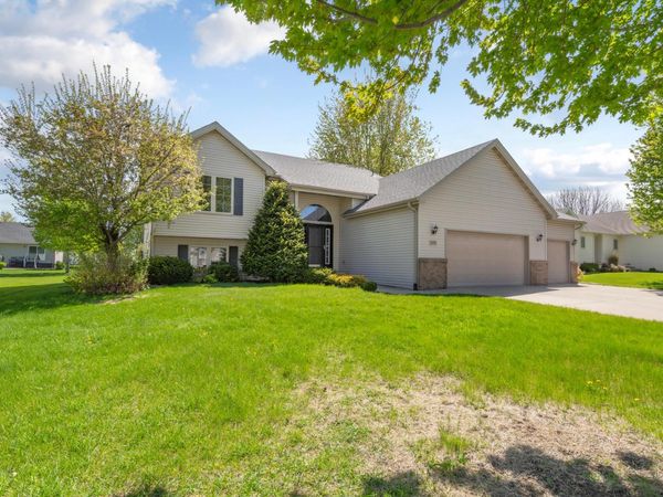 1255 Cottage Lane SE, Owatonna, MN 55060