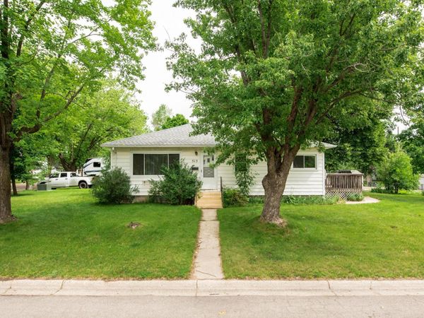515 15th Avenue W, Alexandria, MN 56308