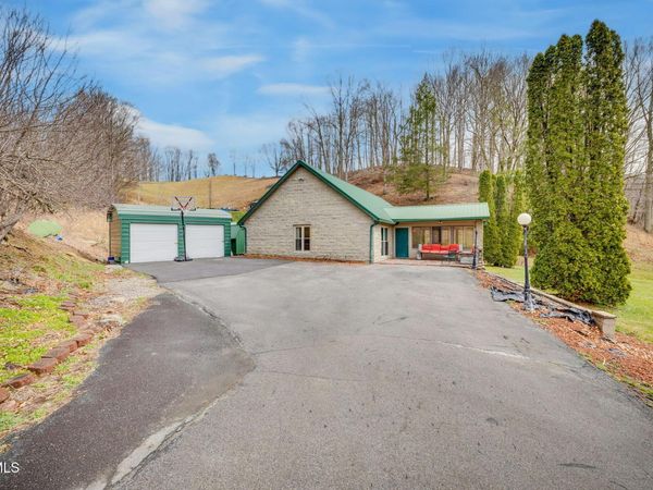 335 Shell Creek Road, Roan Mountain, TN 37687