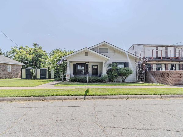 209 4th N , Paragould, AR 72450