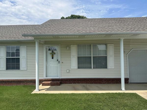 805 Leewood Drive , Paragould, AR 72450