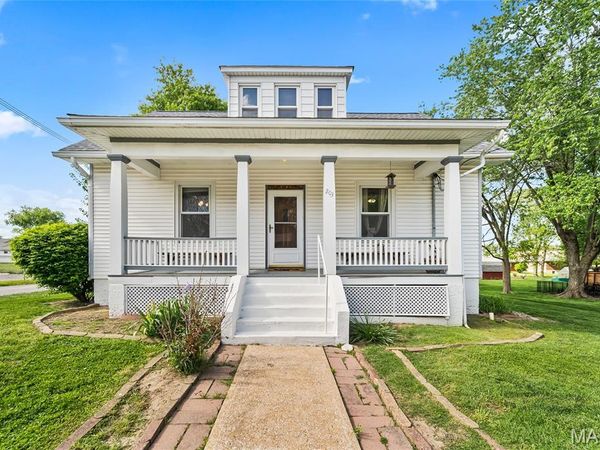 203 E Mill Street , Waterloo, IL 62298