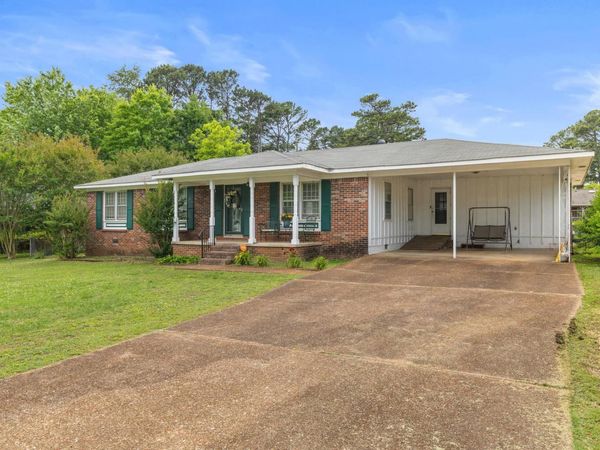 2163 Estaline Dr, Florence, AL 35630