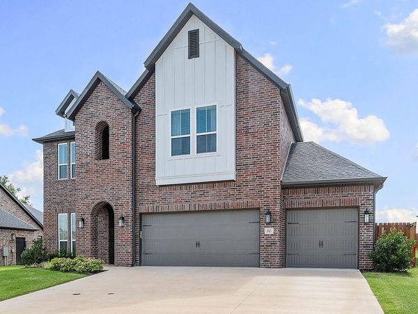 810 Post Way , Cave Springs, AR 72718