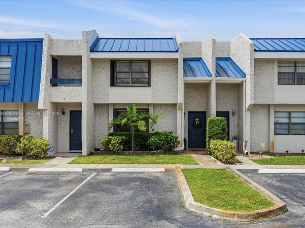 2615 N 40th Ave , Hollywood, FL 33021