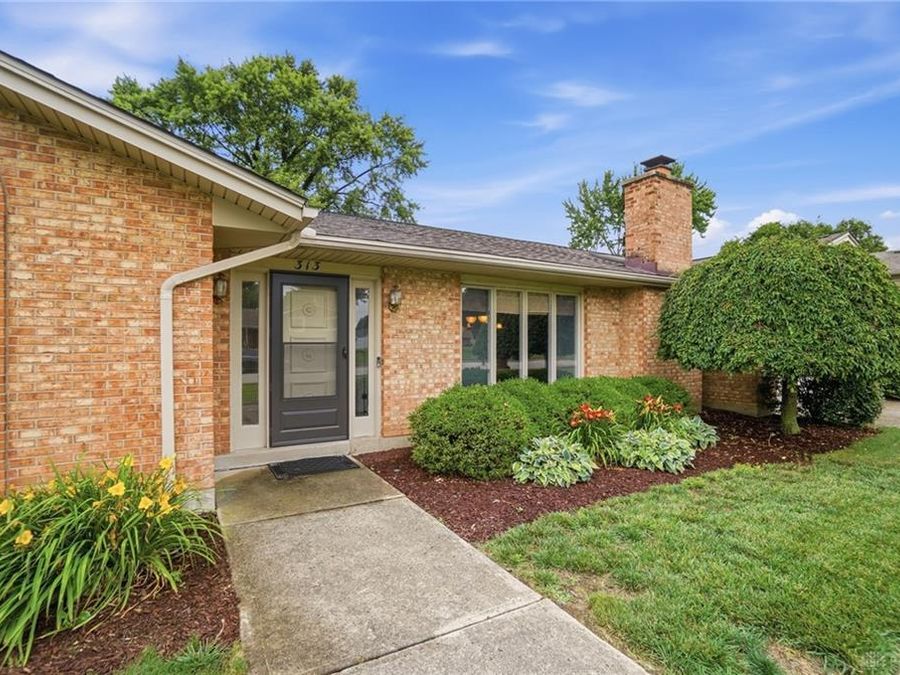 313 Chris Drive, Englewood, OH 45322 Photo 1