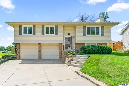 15909 Arbor Circle, Omaha, NE 68130
