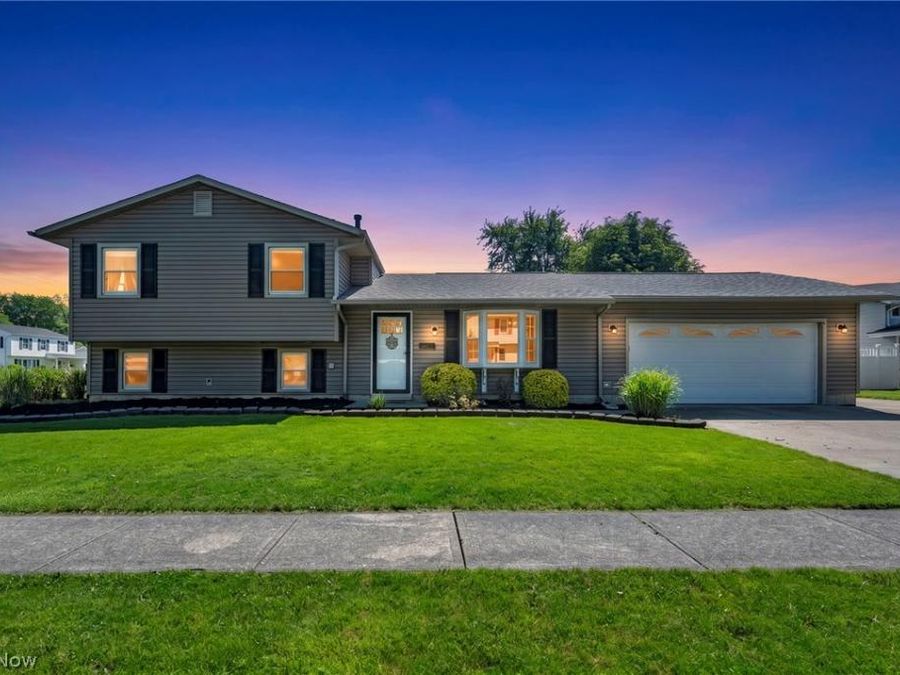 127 Edgefield Drive , Elyria, OH 44035 Photo 1