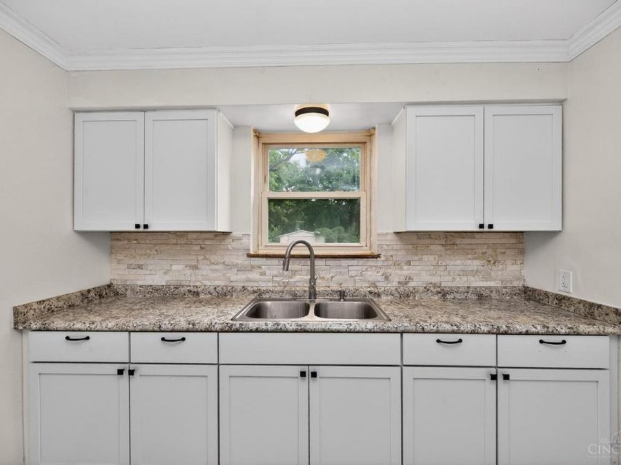 3452 Robb Avenue, Cheviot, OH 45211 Photo 12