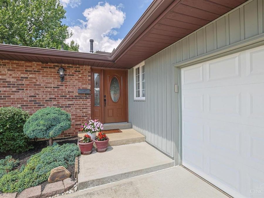 1858 Fallbrook Lane, Springfield Township, OH 45240 Photo 3