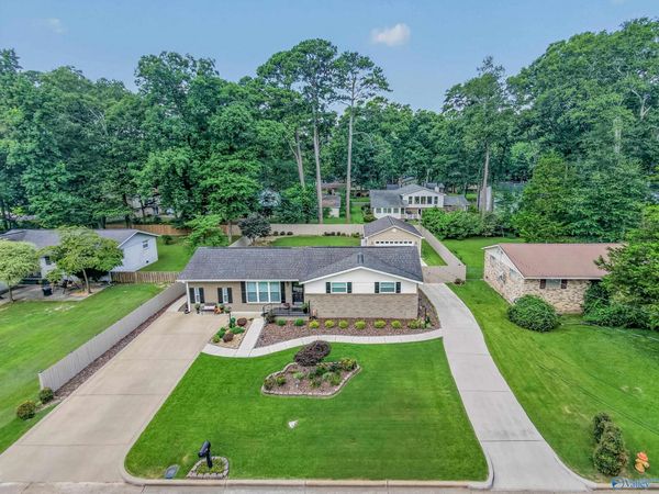 505 Jeffery Drive NW, Huntsville, AL 35806