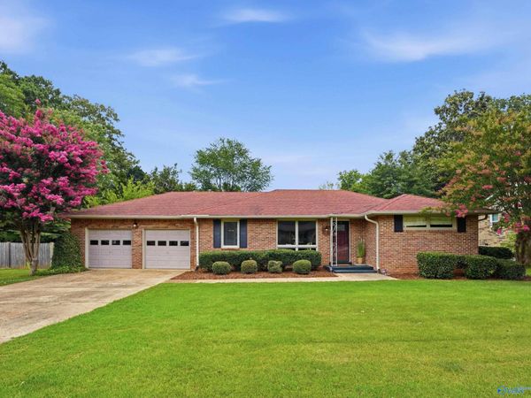 524 Graycroft Drive, Huntsville, AL 35802