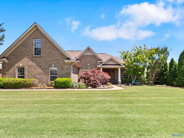 211 Magnolia Glen Drive, Huntsville, AL 35811