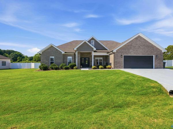 181 Spry Way, Killen, AL 35645