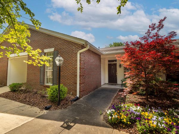 124 Hummingbird, Starkville, MS 39759