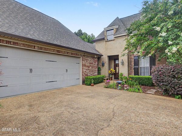 100 Oakmont, Starkville, MS 39759