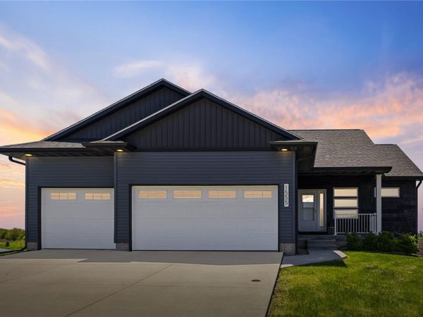 1555 Parker Court , North Liberty, IA 52317