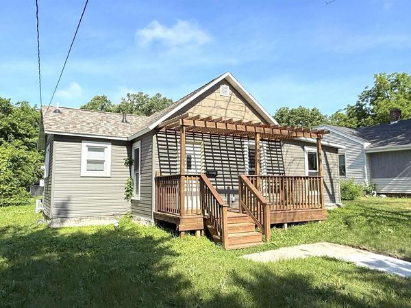 908 N Pennsylvania Avenue, Mason City, IA 50401