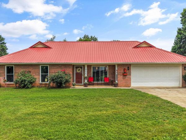 234 Old Clover Hill Rd, Maryville, TN 37803