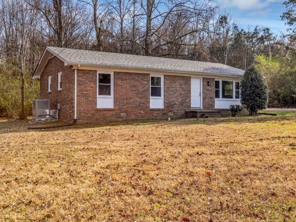 105 Sherry Ln , Dickson, TN 37055
