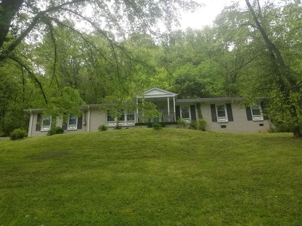 2705 Hillsboro Rd , Brentwood, TN 37027