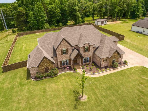 5996 CENTER HILL RD , Olive Branch, MS 38654