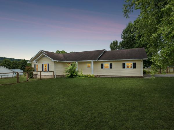 2804 Paran Pointe Dr , Cookeville, TN 38506
