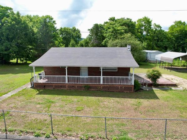 405 Red Maple Street , Graysville, TN 37338