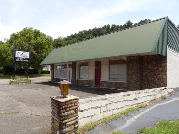 106 East Main Street , Waverly, TN 37185