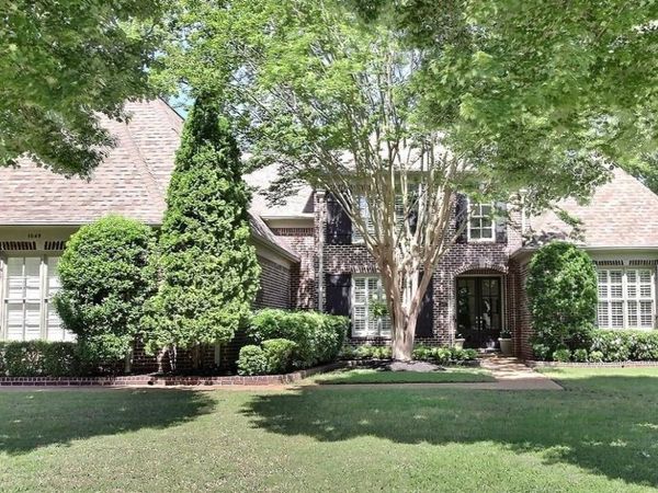 1049 E OLD HEARTHSTONE CIR, Collierville, TN 38017