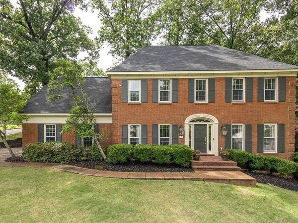 2762 HUNTERS FOREST DR, Germantown, TN 38138