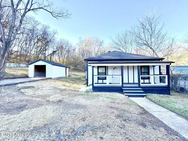 1107 W Broadway St , Lenoir City, TN 37771
