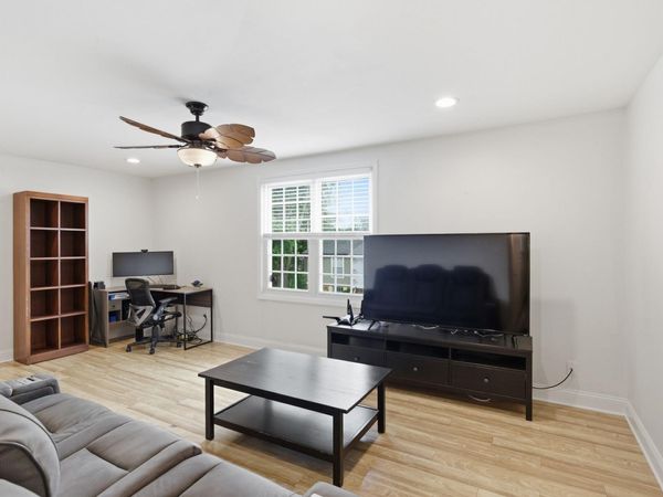 925 Coarsey Dr , Nashville, TN 37217
