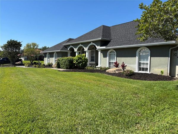 933 Sawgrass St , Clewiston, FL 33440