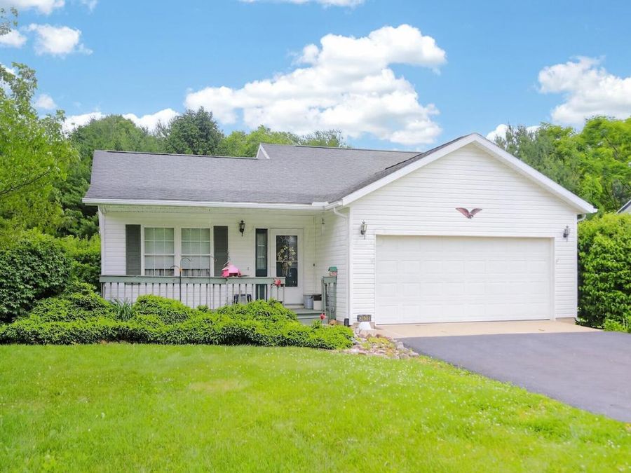 3658 Apple Valley Drive , Howard, OH 43028 Photo 1