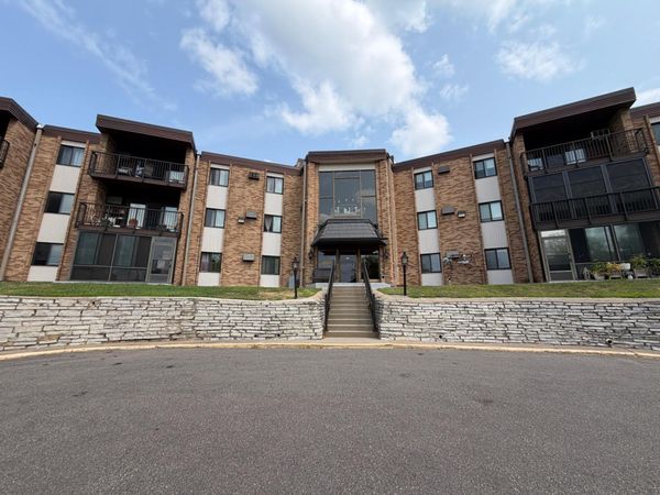 2690 Oxford Street N, Unit 248, Roseville, MN 55113