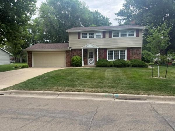 311 Meredith Road , Albert Lea, MN 56007