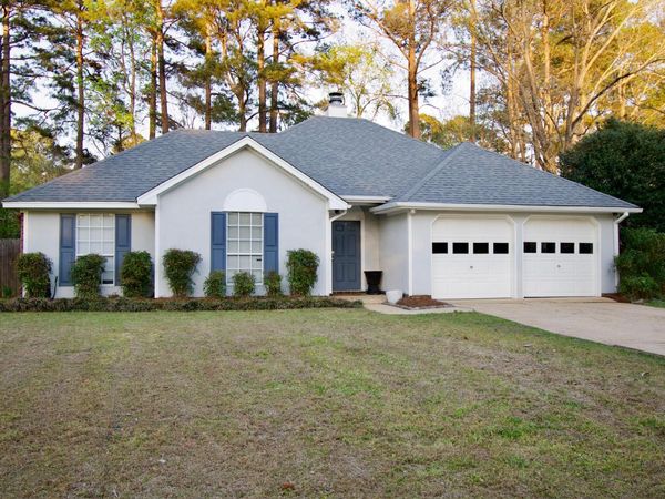 625 Twin Harbor Pl, Madison, MS 39110