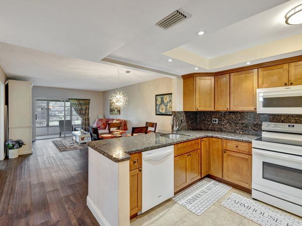 2901 NW 46th Avenue , Unit 101, Lauderdale Lakes, FL 33313