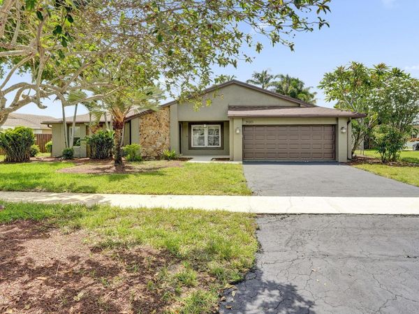 5120 SW 117th Way, Cooper City, FL 33330