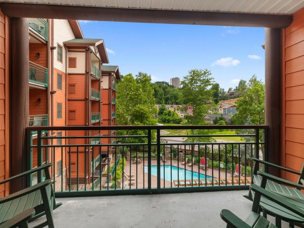 215 Woliss Lane, Gatlinburg, TN 37738