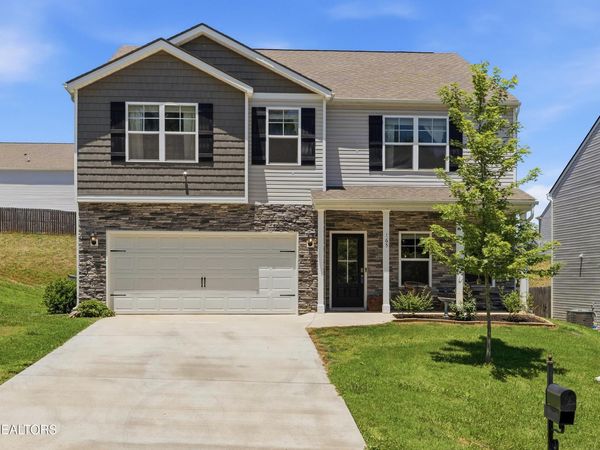 165 Ashe Ave, Lenoir City, TN 37771