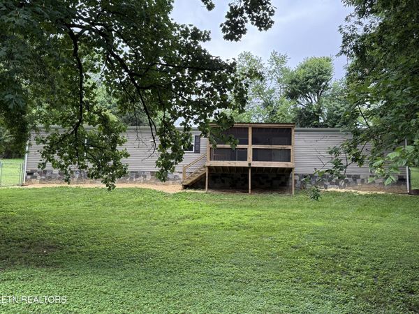 2005 Neubert Rd, Knoxville, TN 37914