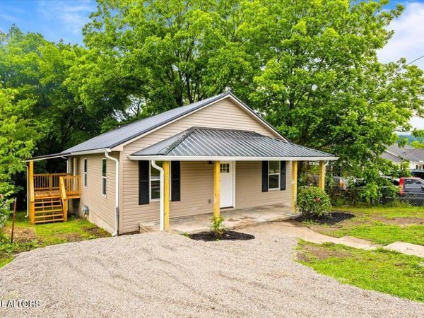 818 S Cumberland Ave Ave, LaFollette, TN 37766
