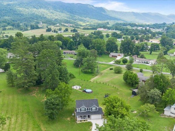226 Hilldale Lane, LaFollette, TN 37766