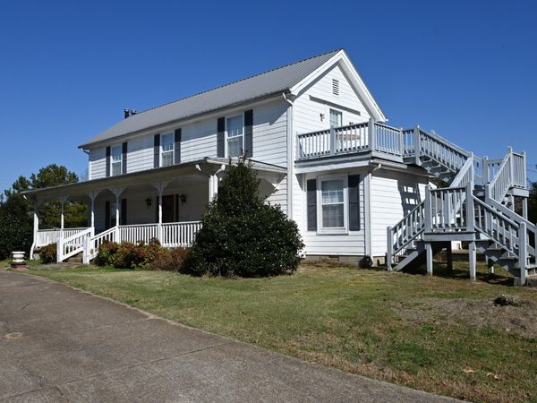489 Doyle Rd , Linden, TN 37096