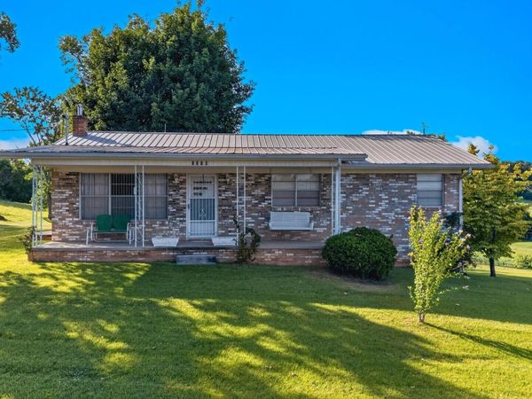 1118 Newman Riley Road , Dandridge, TN 37725