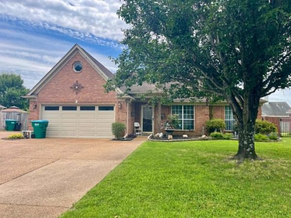50 VILLAGE DR, Oakland, TN 38060
